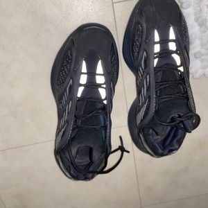 Used Yeezys 700 V3 “Alvah” size 6.5 men’s no box